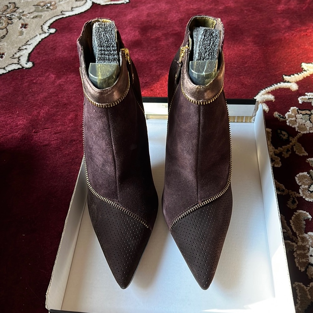 Carlos Santana brown zip suede heels